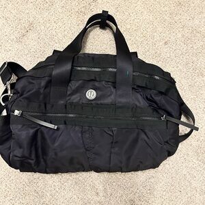 Lululemon Athletica gym to win black duffel bag